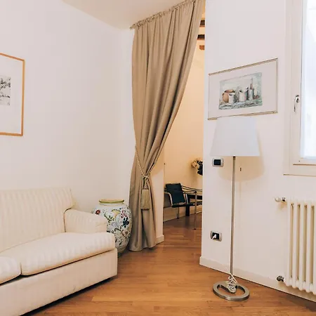 Verdi 25 Apartman *