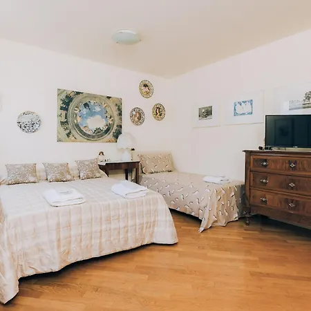 Verdi 25 Apartman *